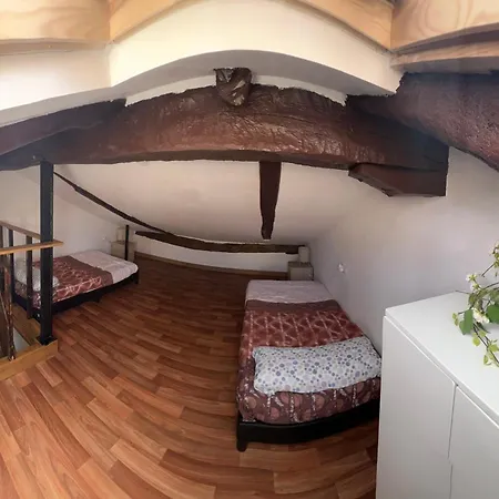 Castillo Apartment *